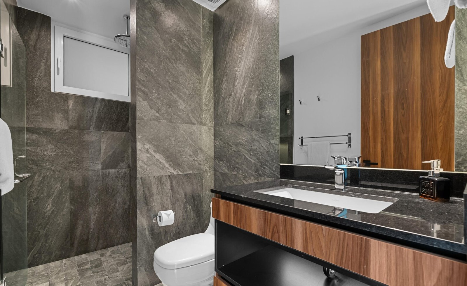 A picture of ZONA ROMÁNTICA CONDOMINIO D´SIRE $8,972,500 mxn. $485,000 usd.